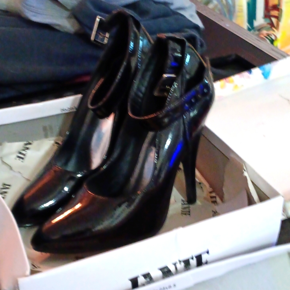 Women's heels size 9